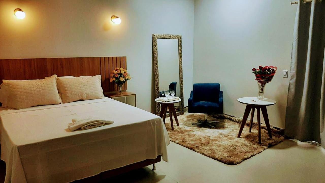 Hotel Plaza Pontes E Lacerda Екстериор снимка