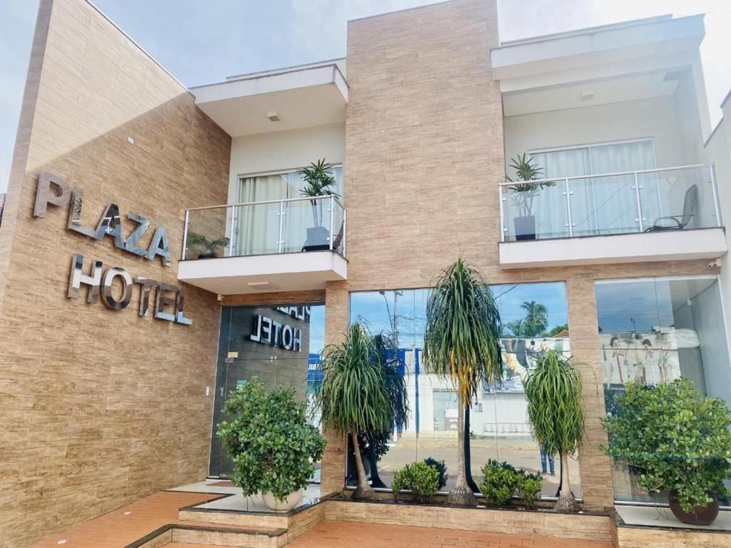 Hotel Plaza Pontes E Lacerda Екстериор снимка