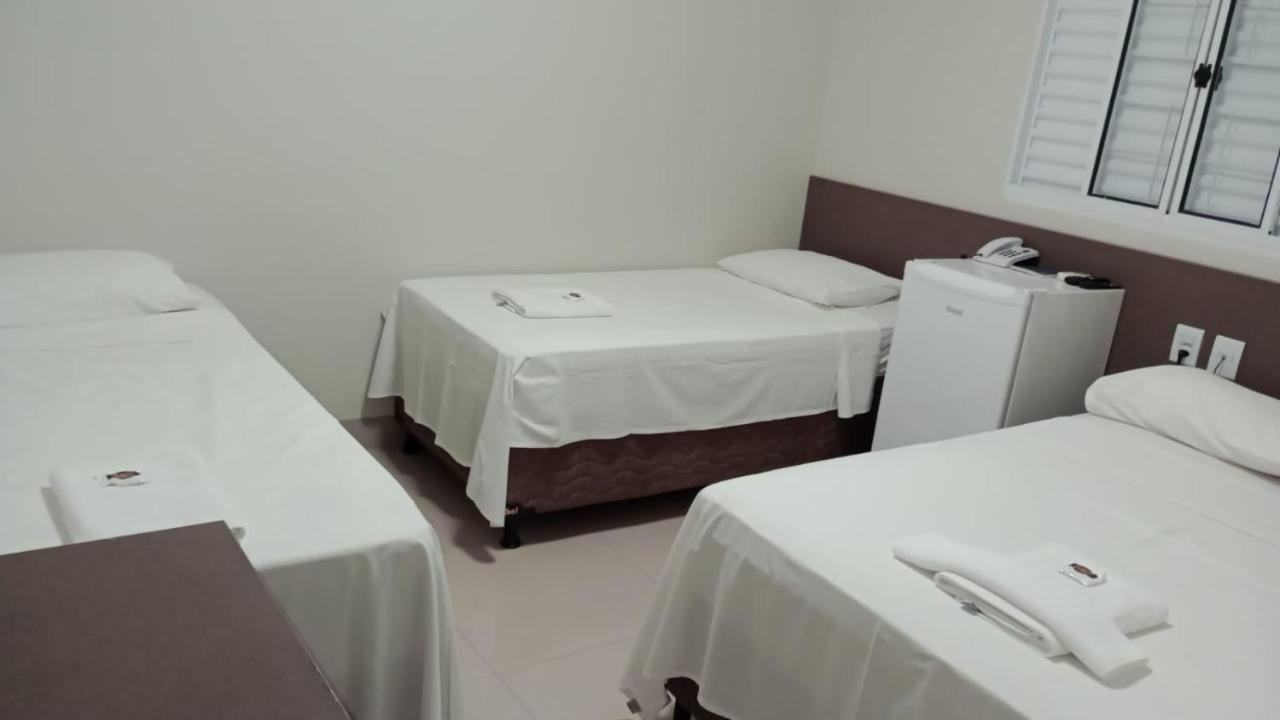 Hotel Plaza Pontes E Lacerda Екстериор снимка