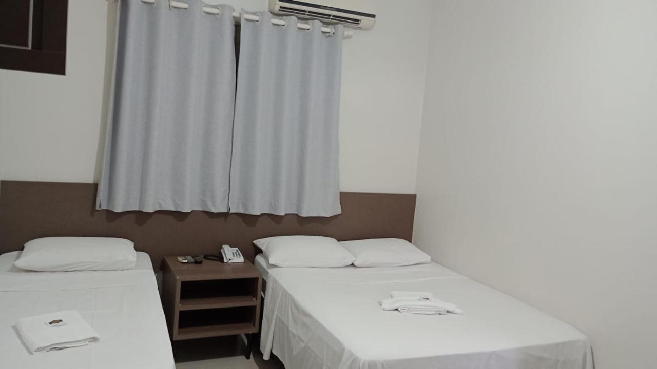Hotel Plaza Pontes E Lacerda Екстериор снимка